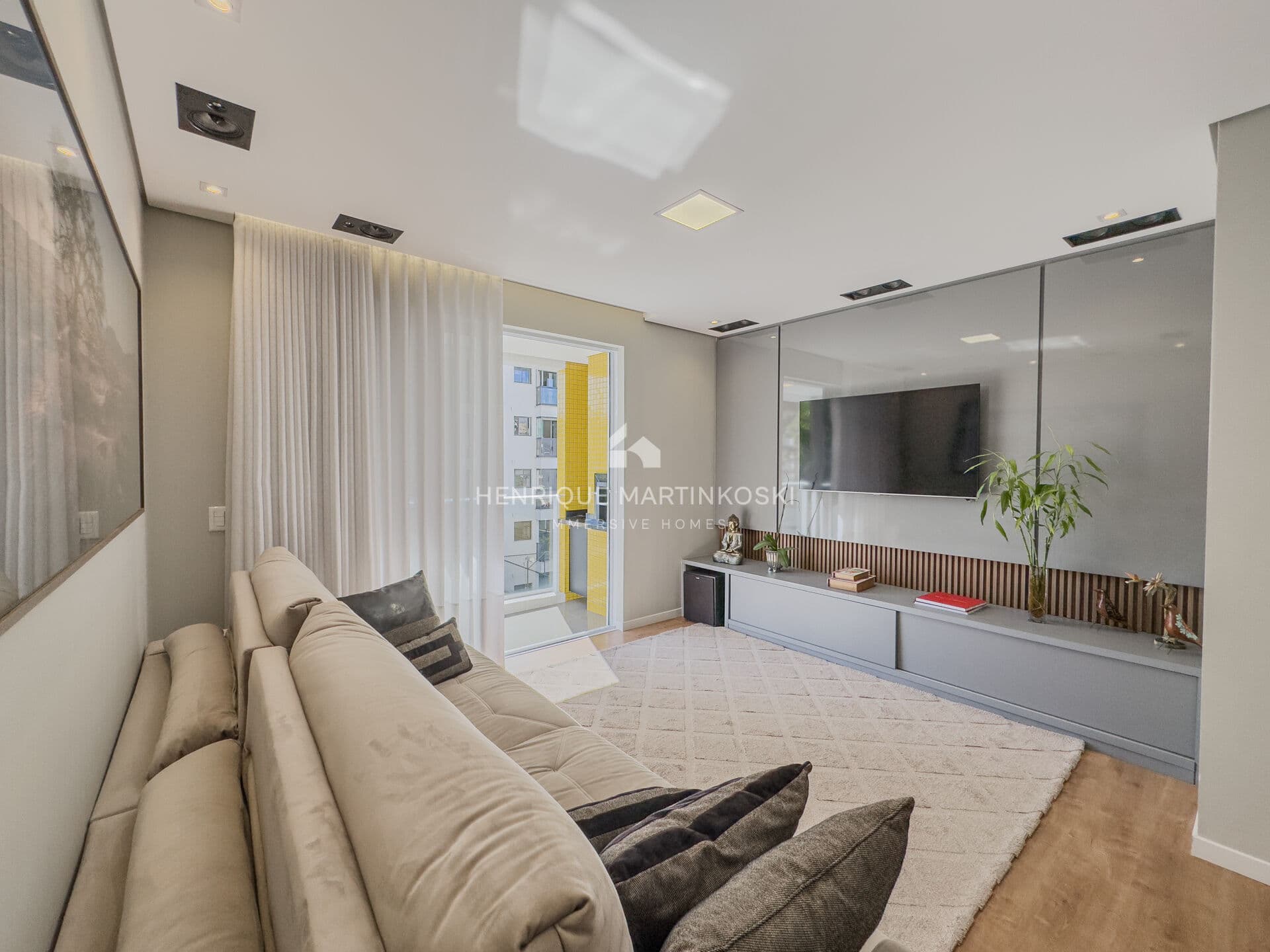 Apartamento Exclusivo com 4 Dormitórios, sendo 2 suítes e 2 Demi-suítes no Juvevê!