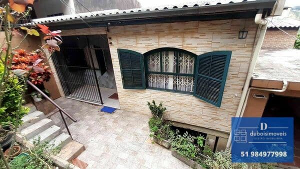 Casa 2 andares com pátio