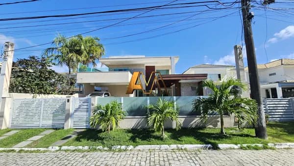 CASA 4 SUÍTES EM LAURO DE FREITAS