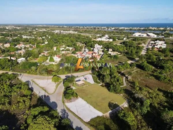 Lote/Terreno em Camaçari - Guarajuba (Monte Gordo)
