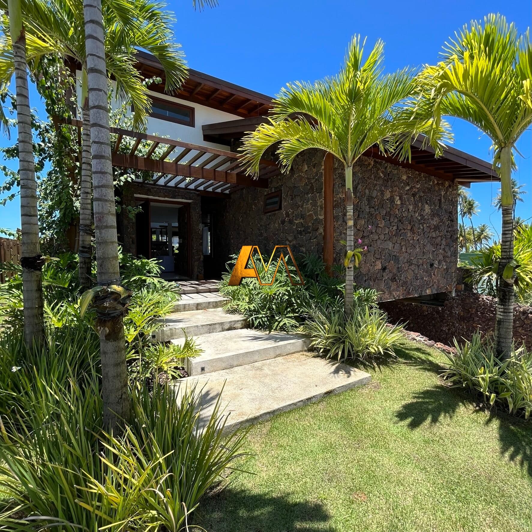 Casa Alto Padrão em Condomínio