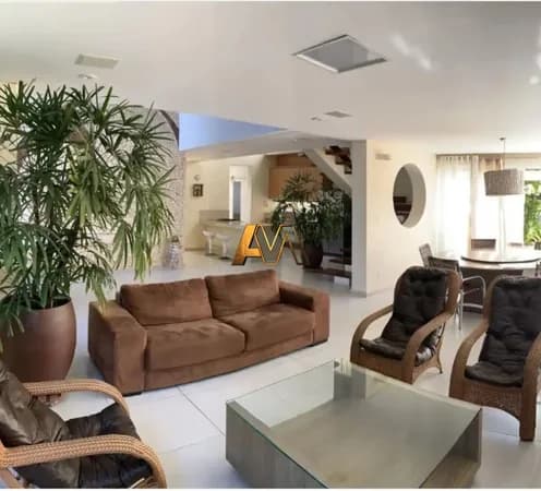CASA 5/4 COM PISCINA EM GUARAJUBA