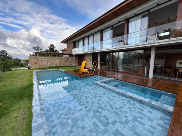 CASA COM 6 SUÍTES EM PRAIA DO FORTE