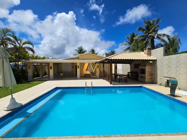 CASA 5/4 SENDO 4 SUÍTES EM GUARAJUBA