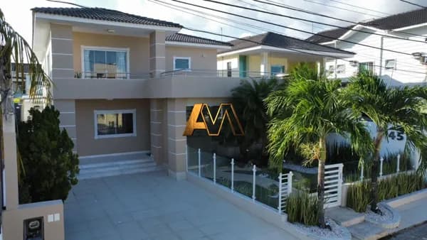 CASA 5 SUÍTES EM LAURO DE FREITAS - PORTEIRA FECHADA