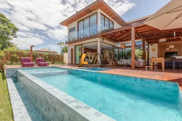 Casa de Condomínio em Mata de São João - Praia do Forte