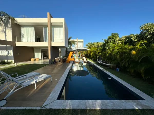 CASA COM 4 SUÍTES EM CATU DE ABRANTES