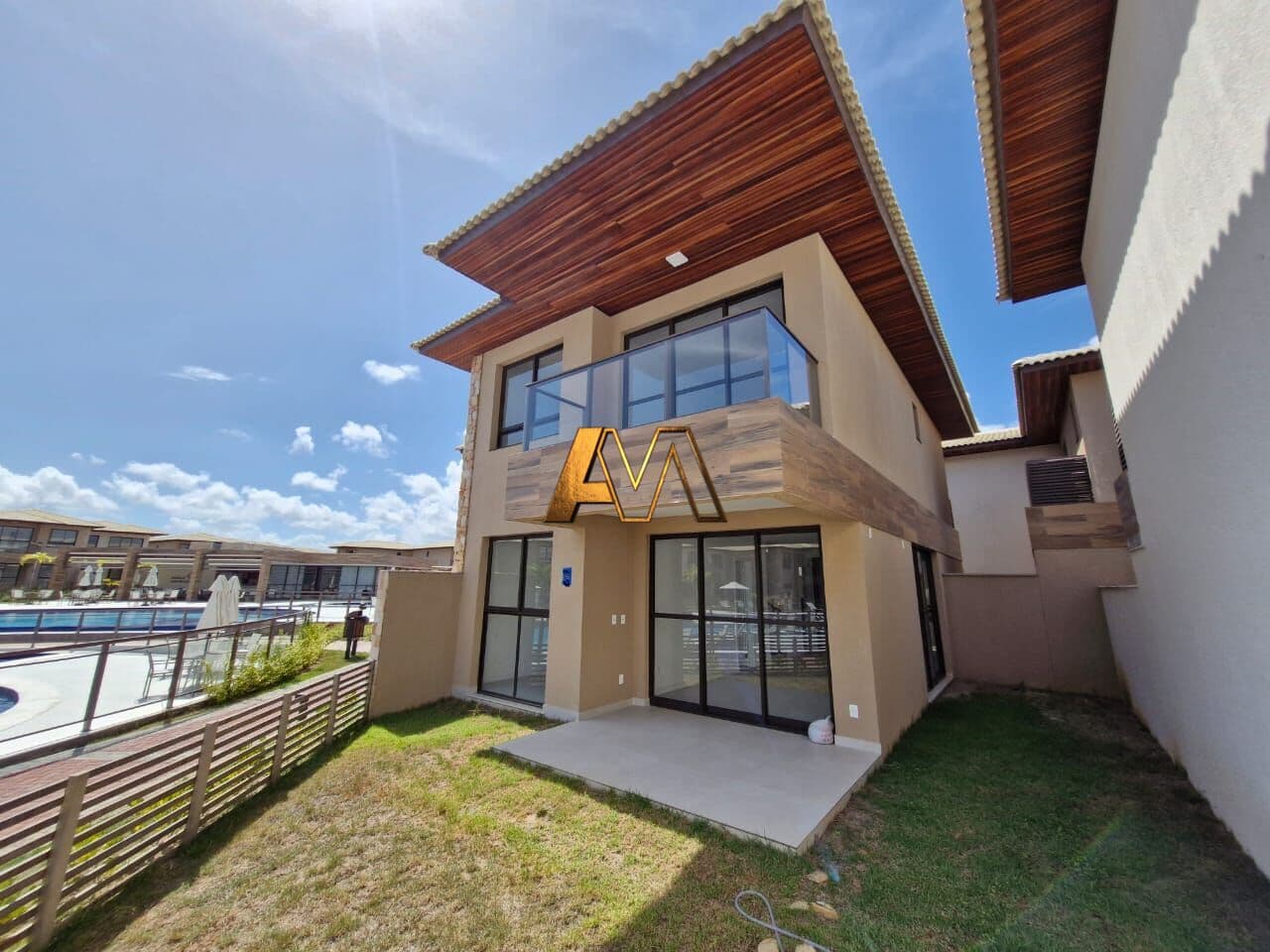 Casa Padrão à venda em Camaçari/BA