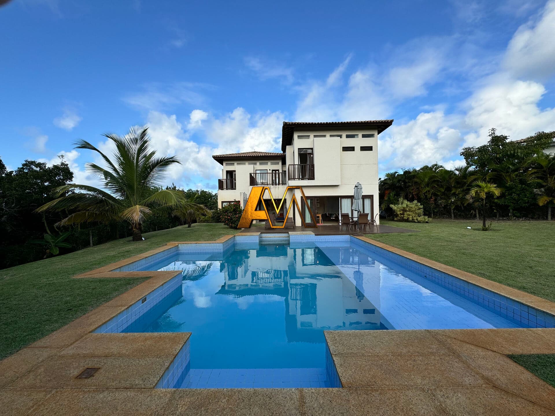 CASA 4 SUÍTES EM QUINTAS DE SAUÍPE - PORTEIRA FECHADA