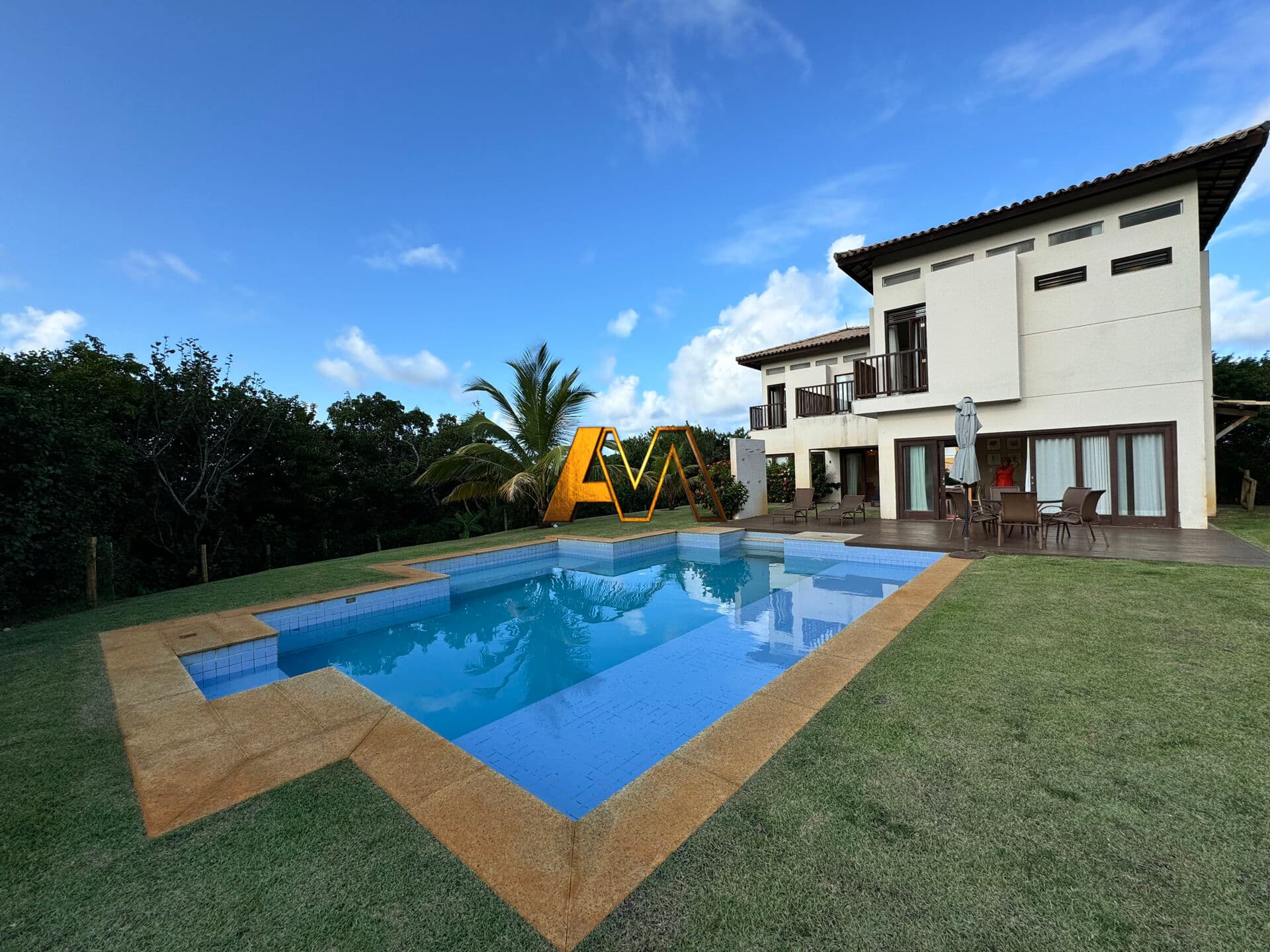 CASA 4 SUÍTES EM QUINTAS DE SAUÍPE - PORTEIRA FECHADA