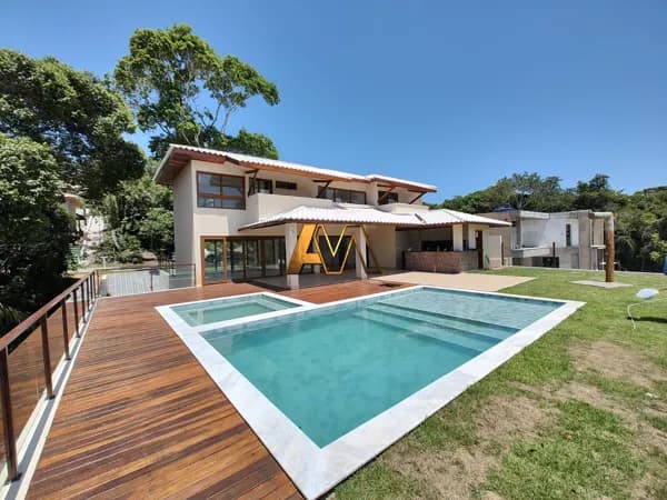 CASA 5 SUÍTES EM PRAIA DO FORTE
