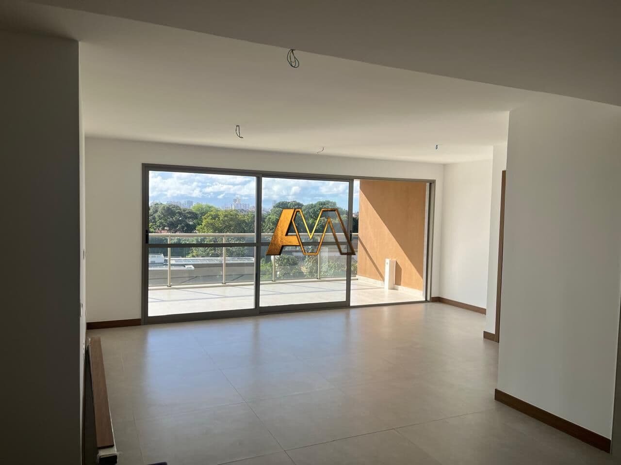 APTO 4/4 COM VARANDA AMPLA NO HORTO FLORESTAL