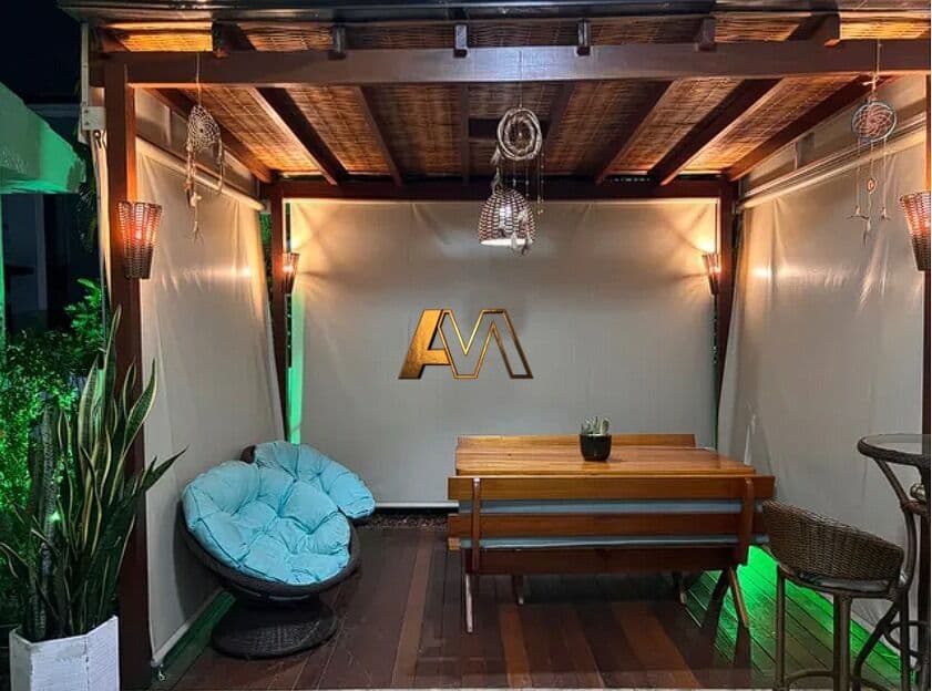 CASA COM 4 QUARTOS EM BURAQUINHO