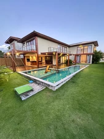 CASA 5 SUITES COM SALA AMPLA EM PRAIA DO FORTE