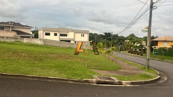 TERRENO EM ALPHAVILLE LITORAL NORTE I