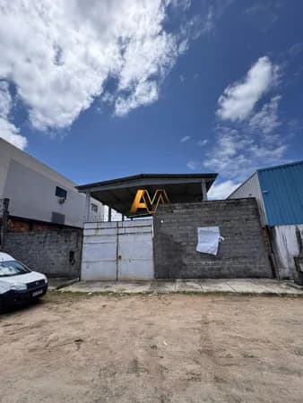 Lote/Terreno em Lauro de Freitas - Centro