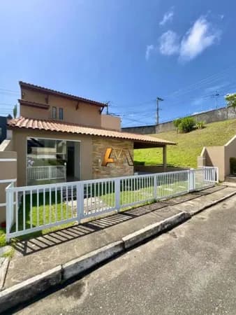 CASA 4 QUARTOS 2 SUÍTES E PISCINA EM LAURO DE FREITAS
