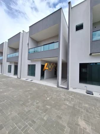 Casa de Condomínio em Lauro de Freitas - Pitangueiras