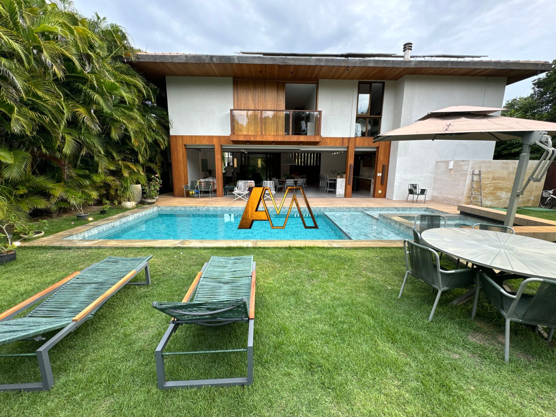 CASA ALTO PADRÃO 5 SUÍTES PISCINA PRIVATIVA EM PRAIA DO FORTE