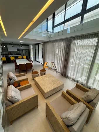 CASA ALTO PADRÃO COM 5 SUÍTES EM GUARAJUBA