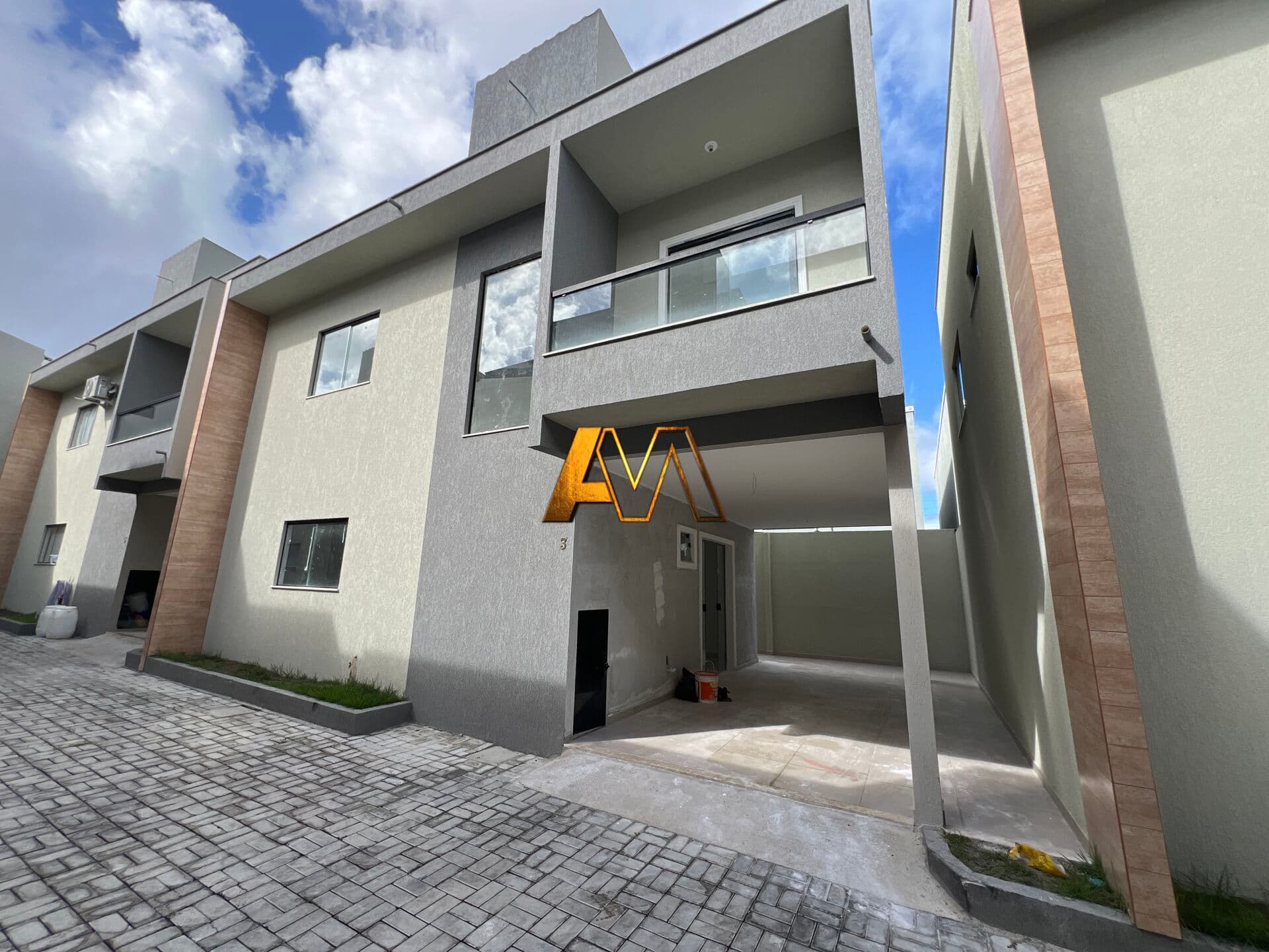 CASA PADRÃO 3 SUITES EM IPITANGA