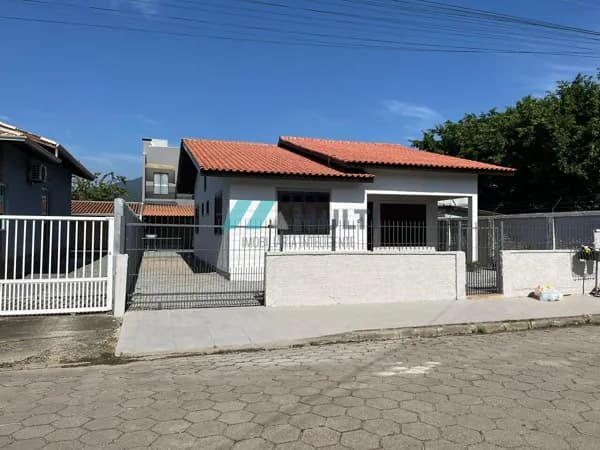 Casa em Porto Belo - Jardim Dourado