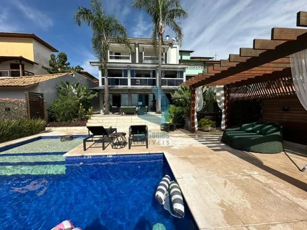 Casa Alto Padrão de 3 andares à venda no bairro Morada da Colina - Resende/RJ