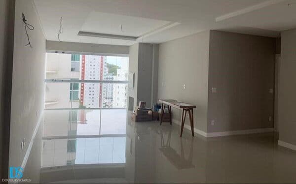 APARTAMENTO 04 SUÍTES (02 DEMI-SUÍTES)