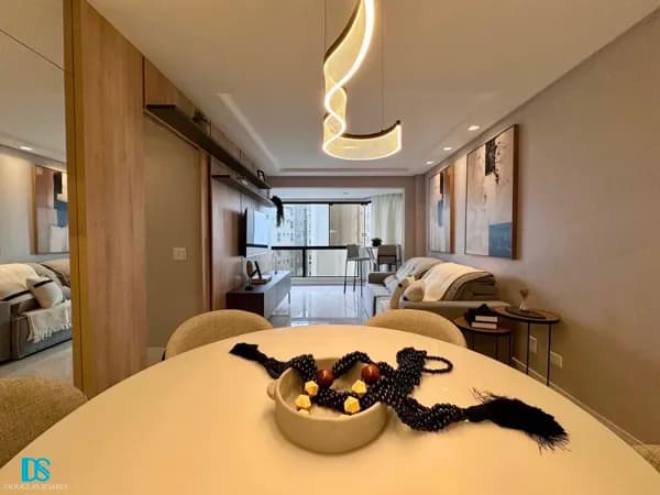 Apartamento com vista mar, mobiliado e decorado.