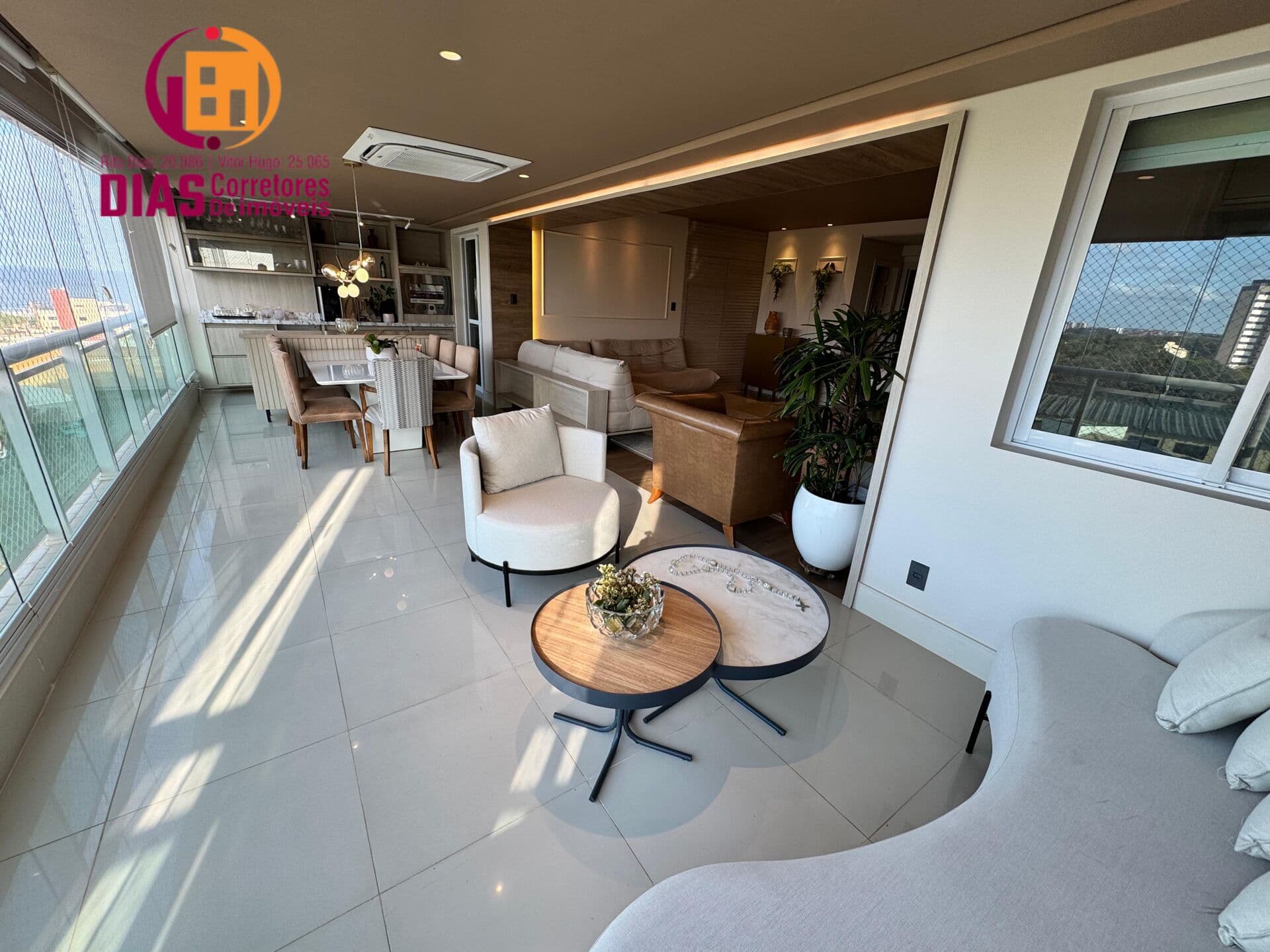 Vendo em Patamares Apartamento reformado com 173m2 varanda gourmet com vista panorâmica, 3 suítes, 3 vagas em condomínio com total infraestrutura - Salvador/BA