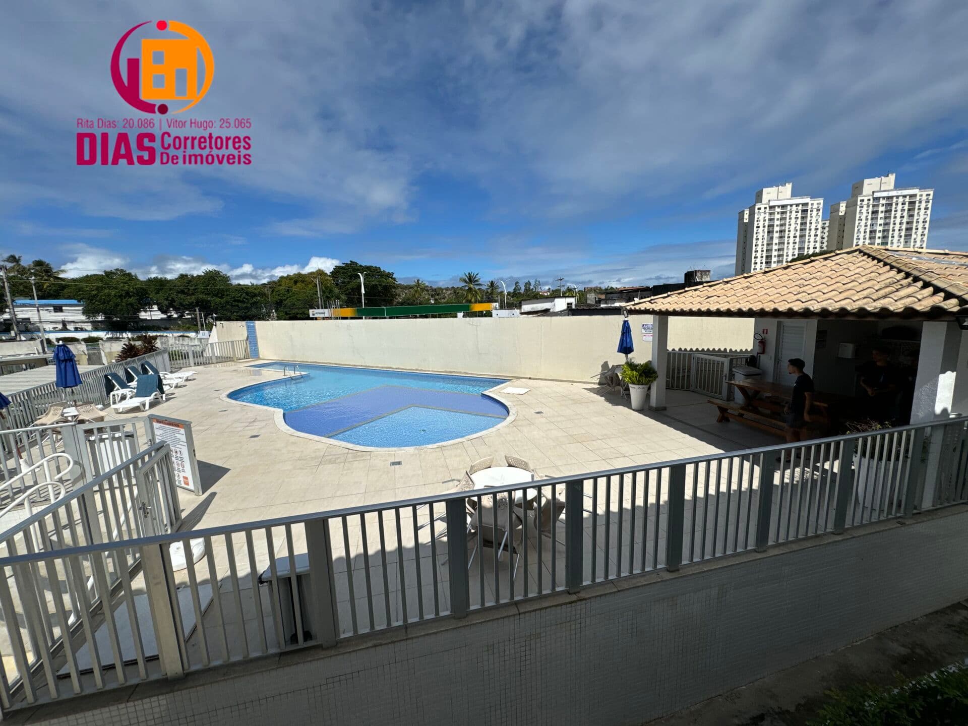 Alugo Apartamento em Condomínio com infraestrutura com 3/4, sendo 01 suíte, varanda, loop 01 vaga, total infraestrutura - Itapuã - Salvador/BA.
