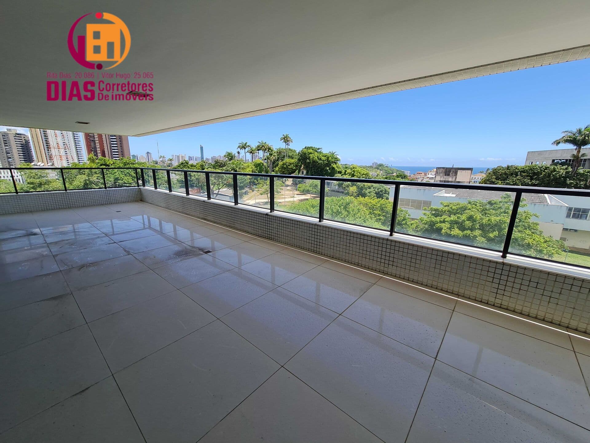 Vendo em super Oportunidade apartamento em Mansão 275m2, 4 suítes, 2 varandas , sendo 1 vista mar, 1 gourmet, 4 vagas em condomínio infraestrutura - Ondina - Salvador/BA.