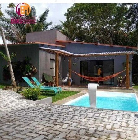 Vendo Lindo Sítio com 1.200m² total com casa térrea nova com piscina, espaço gourmet e muita área verde para ampliação e cultivo de frutos, todas bancadas e materiais utilizados linha A de primeira qualidade.