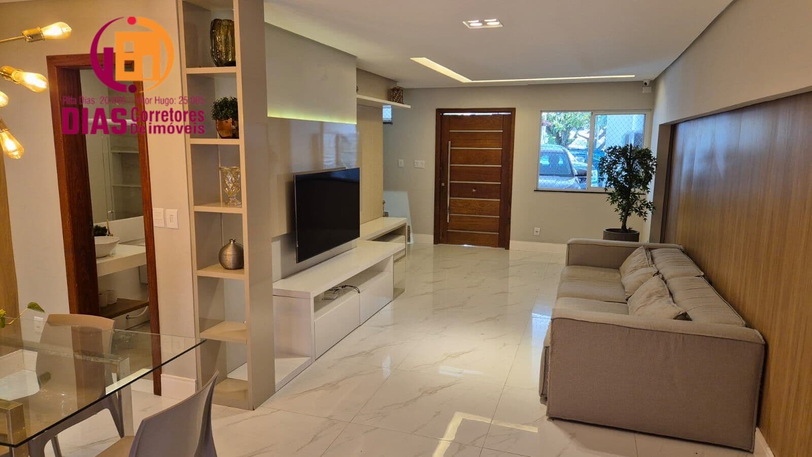Vendo em Oportunidade Casa duplex reformada moderna com 180m2, 4/3, suíte, 2 vagas em condomínio fechado em Brotas - Salvador