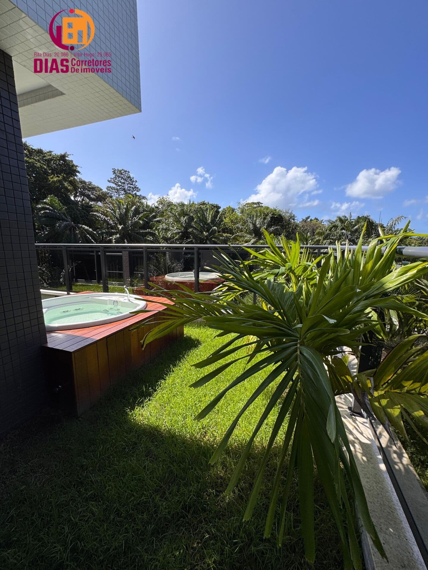 Vendo Apartamento Garden no Alphaville Salvador com 125m2, nascente, como construtora entregou com 2 suítes, área para piscina particular, 2 vagas - Alphaville - SSA/BA.