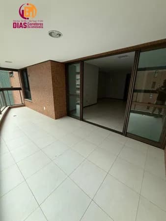 Vendo Apartamento no Alphaville I com 145m2, 4/4, 2 suítes, varanda panorâmica, 3 vagas, total infraestrutura .