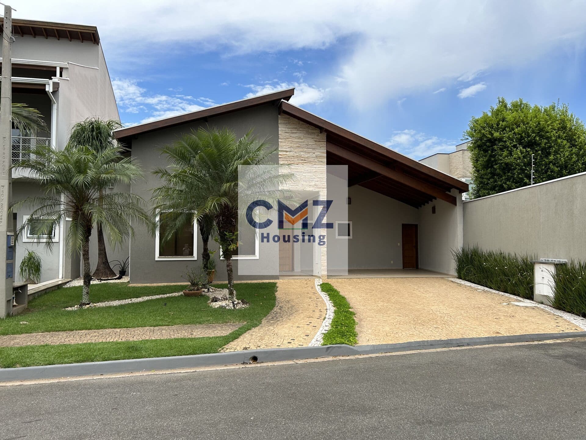 Maravilhosa Residência Térrea com 4 Suítes e Escritório no Condomínio Villa Suíça - R$ 2.500.000