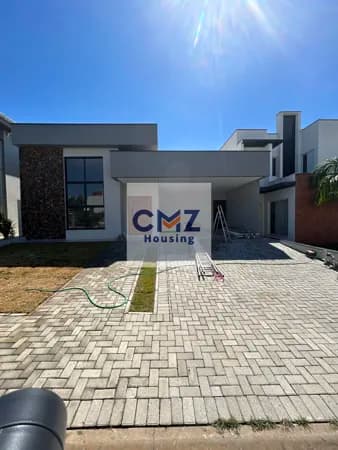 Belíssima casa térrea no Condomínio Dona Lucilla, com 3 suítes (uma suíte Master com closet) e escritório por R$ 1.920.000,00