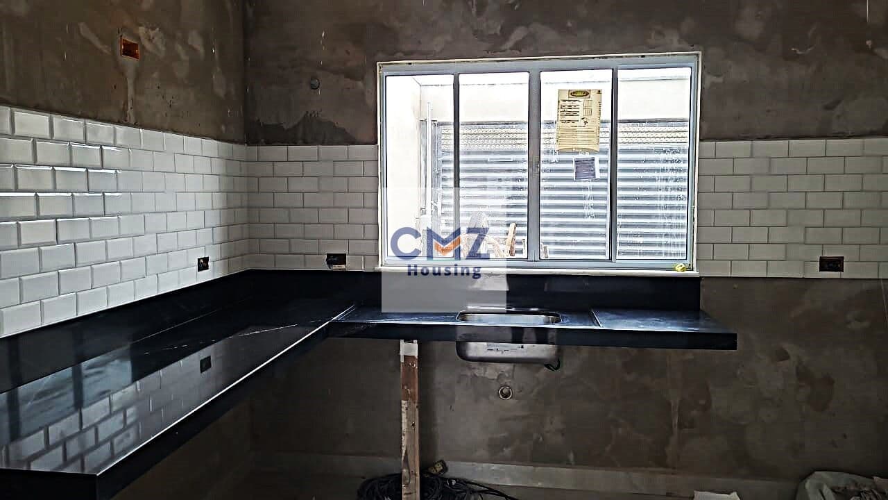 Casa térrea com 3 dormitórios, 1 suíte, banheiro, cozinha integrada, churrasqueira, 2 vagas, Jd Santa Marta 3, Salto.