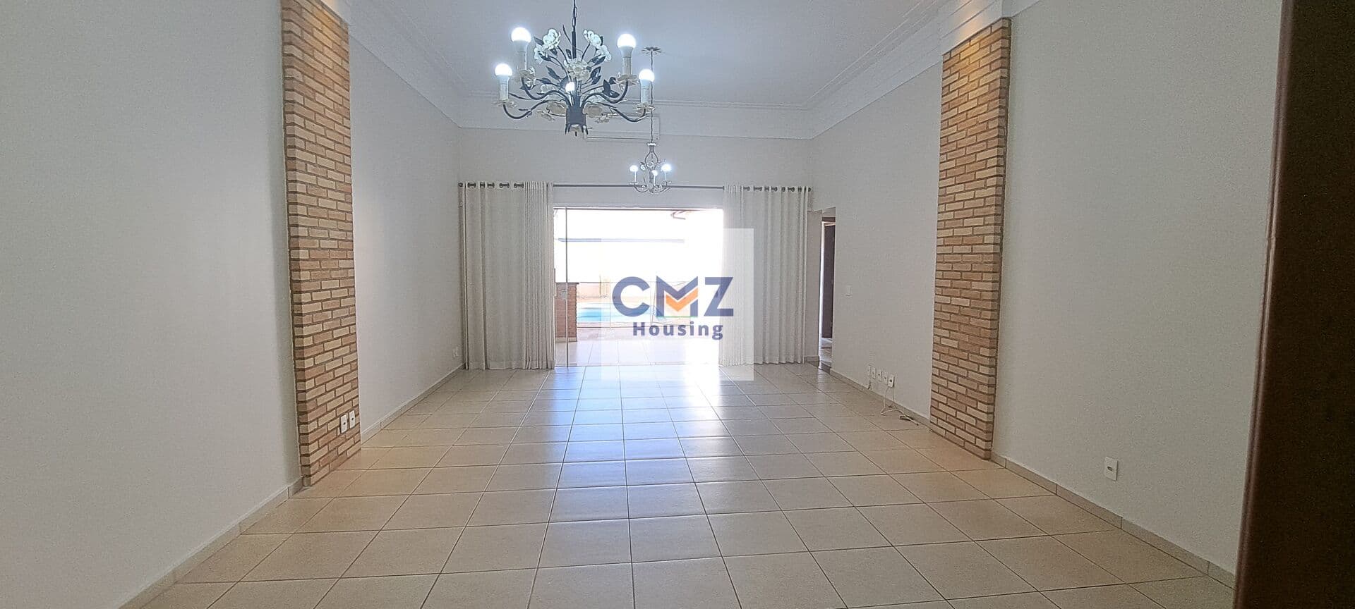 Casa térrea, de alto padrão, 3 suítes, 4 vagas, piscina, no Jd Residencial da Villa Suiça, Indaiatuba/SP, a 2 minutos do Parque Ecológico