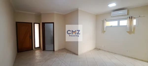 Casa no condomínio Portal das Acácias, com 2 dorm., 1 suíte, sala 2 ambientes, banheiro, cozinha, lavanderia, 2 vagas de garagem