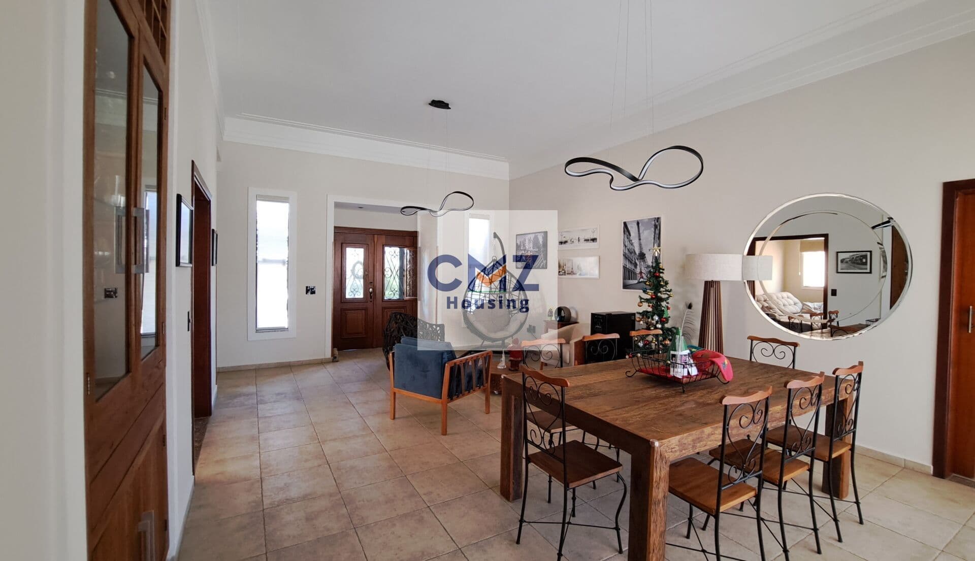 Casa térrea à venda, 4 dorm, 4 suítes, sala TV, sala 2 ambientes, cozinha completa, sistema porteira fechada, 290m² construídos em terrenos de 535m² no condomínio Jardim Residencial Villa Suíça - Indaiatuba/SP