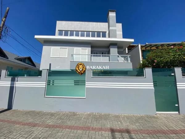 Casa à venda no bairro Meia Praia - Navegantes/SC