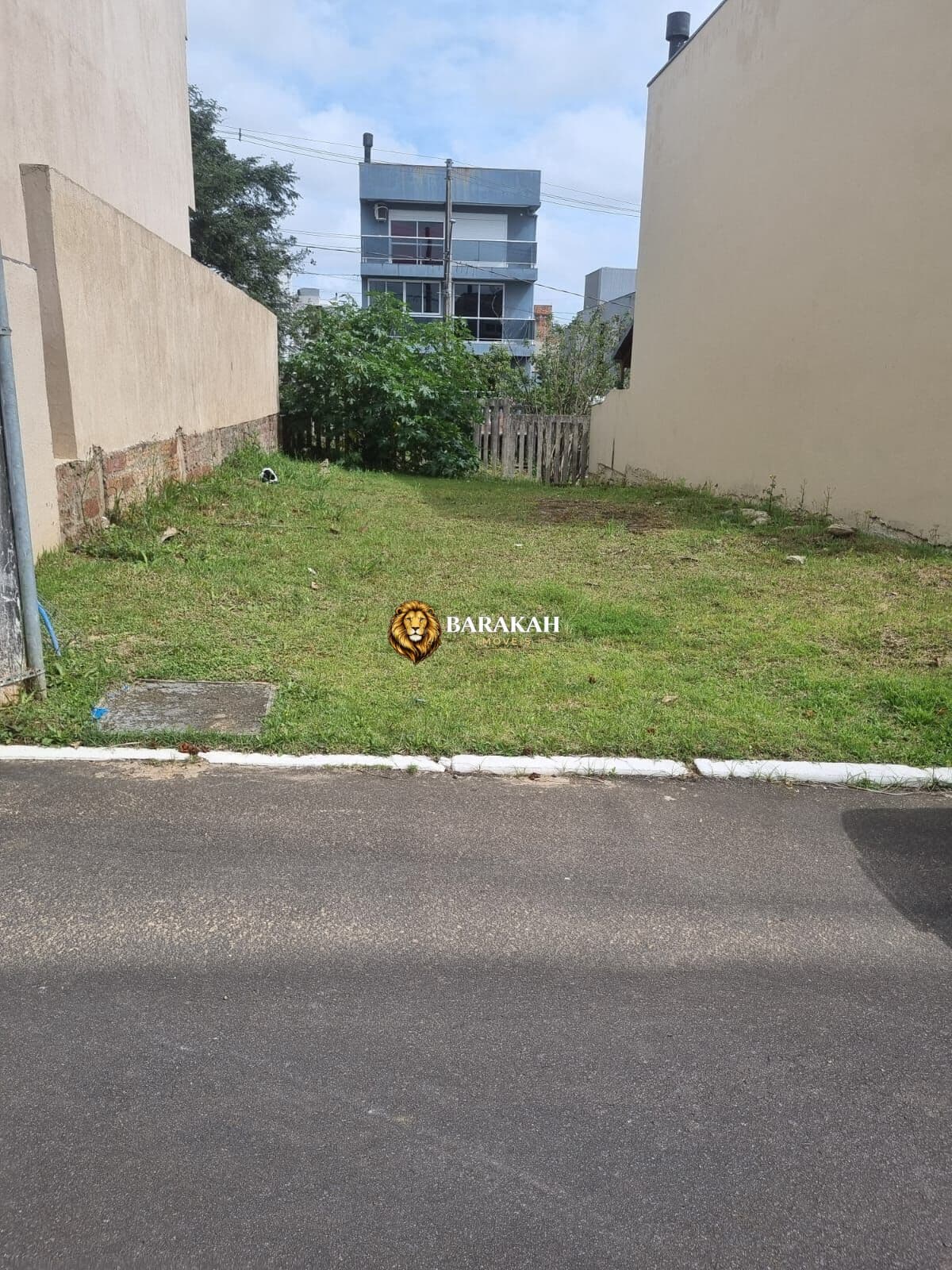 Terreno à venda no bairro Mário Quintana - Porto Alegre/RS