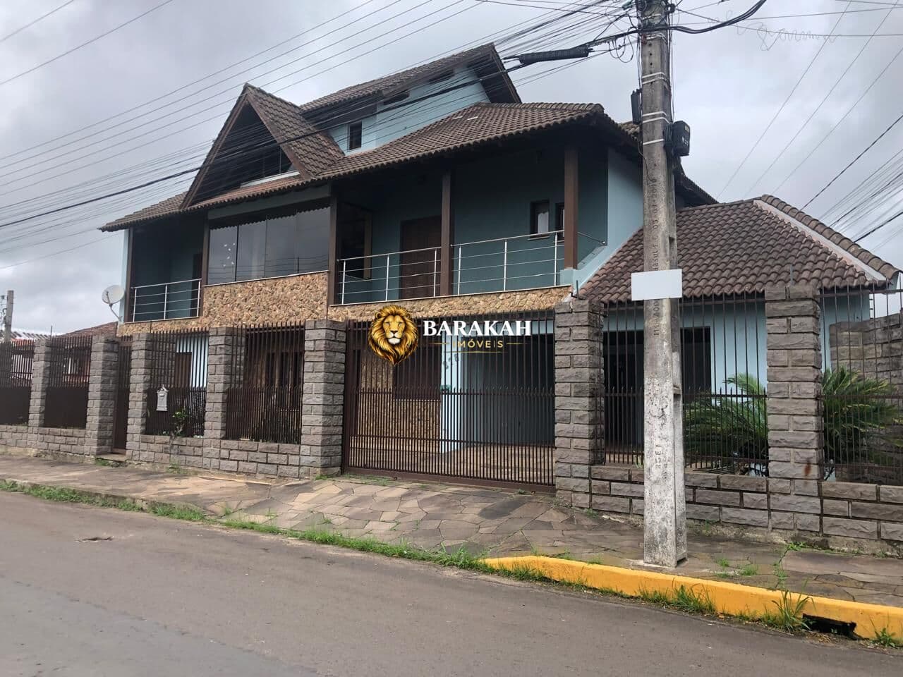 Casa à venda no bairro Vila Carlos Antônio Wilkens - Cachoeirinha/RS