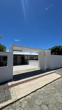 Casa no Gravatá – versátil, ampla e com potencial de renda