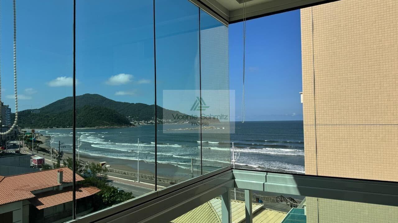 Localizado a apenas 38 metros do mar!