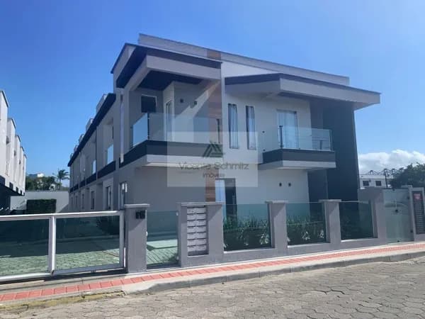 Sobrado Padrão Aconchegante à Venda no condomínio Villa di Milano, Centro - Navegantes