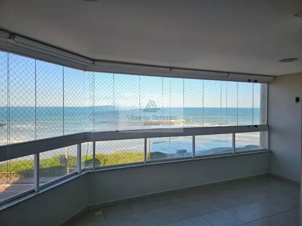 Amplo Apartamento à Venda no Residencial Ilha da Madeira, Navegantes