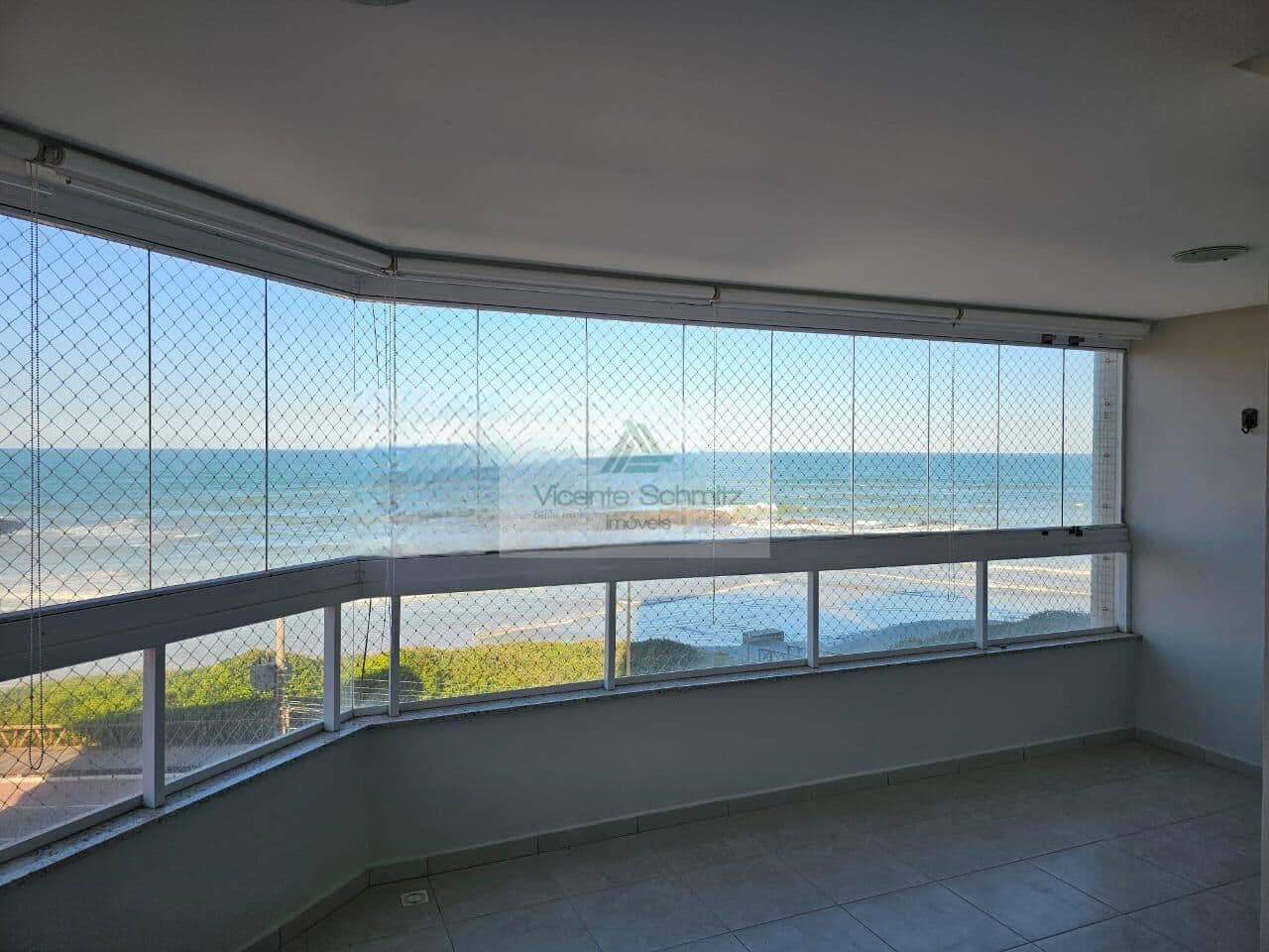 Amplo Apartamento à Venda no Residencial Ilha da Madeira, Navegantes